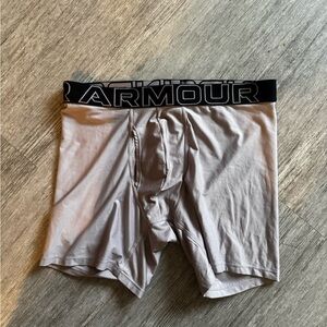 Under Armour Performance Tech